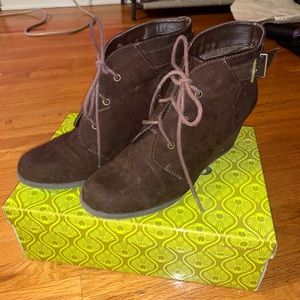 Dark brown winter heels